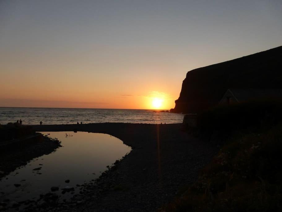 Gorgeous At Crackington Haven, Near And Boscastle, Cornwall Bude